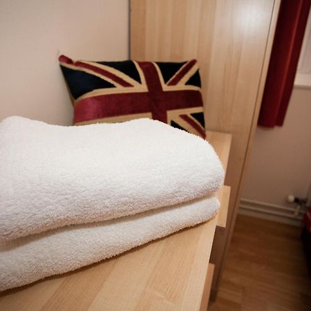 Emporium Apartments - Nottingham City Centre - Your Own Apartment With 3 Bathrooms And Full Kitchen Opposite Victoria Centre Shopping Centre - Cook As You Would At Home - Outdoor Parking For Cars Or Vans At Five Pounds A Day Ruang foto