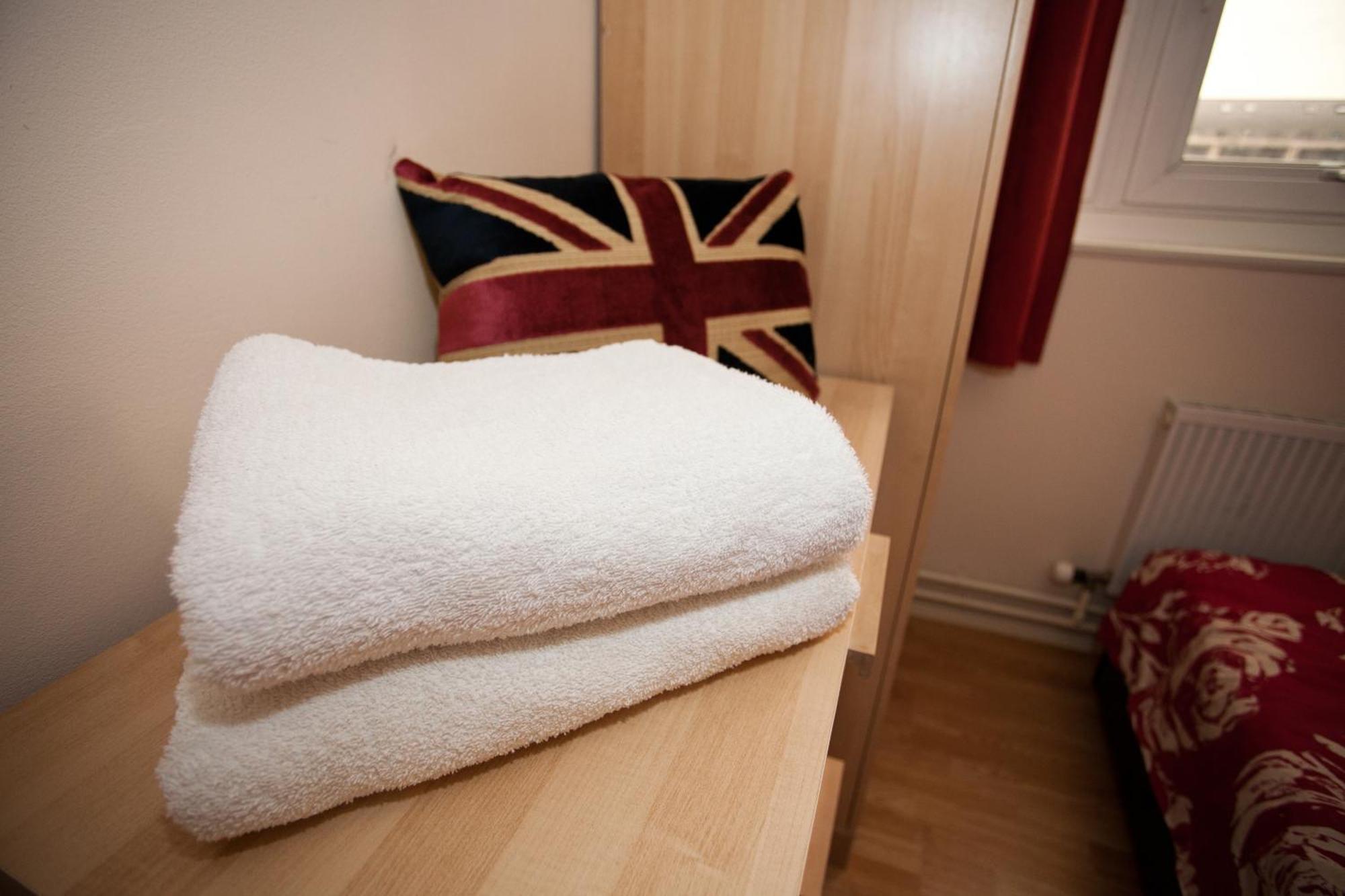 Emporium Apartments - Nottingham City Centre - Your Own Apartment With 3 Bathrooms And Full Kitchen Opposite Victoria Centre Shopping Centre - Cook As You Would At Home - Outdoor Parking For Cars Or Vans At Five Pounds A Day Ruang foto