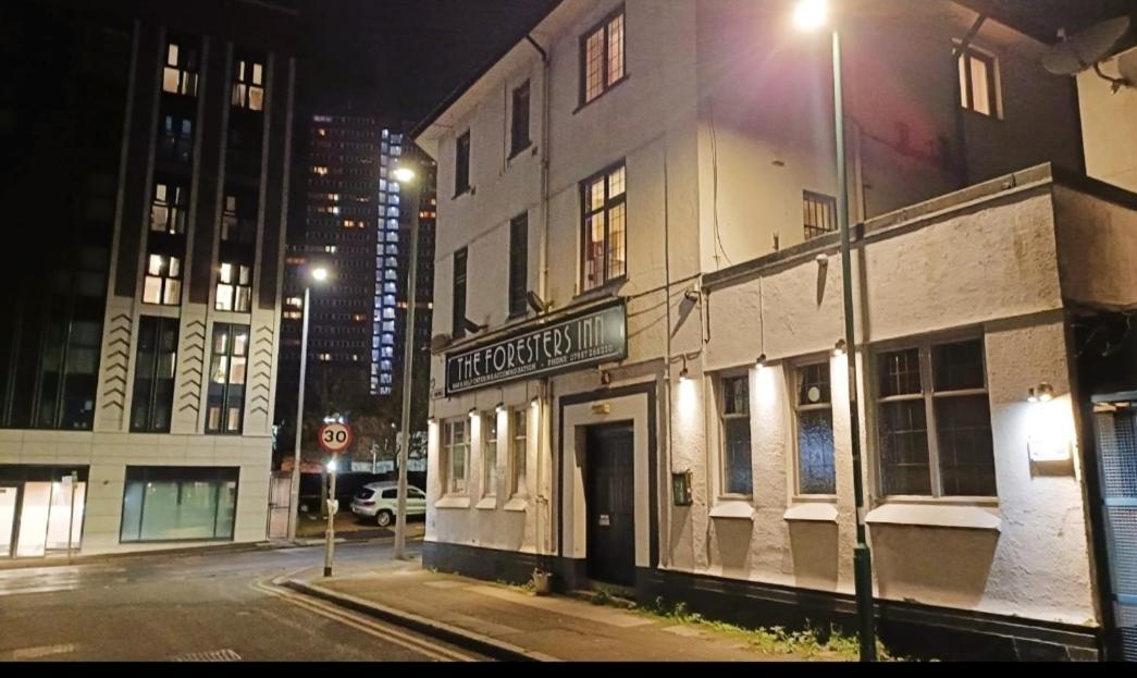 Foresters Inn Apartment - City Centre By Victoria Centre Shopping Centre - Your Own Private 5 Bedrooms Apartment With 3 Bathrooms - Full Kitchen - Outdoor Parking For Cars Or Vans At Five Pounds A Day Nottingham Bagian luar foto